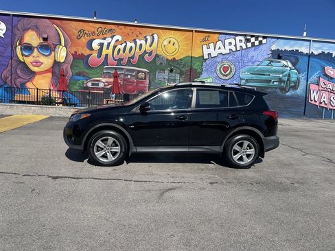 Used 2015 Toyota RAV4 XLE AWD/4WD image 2