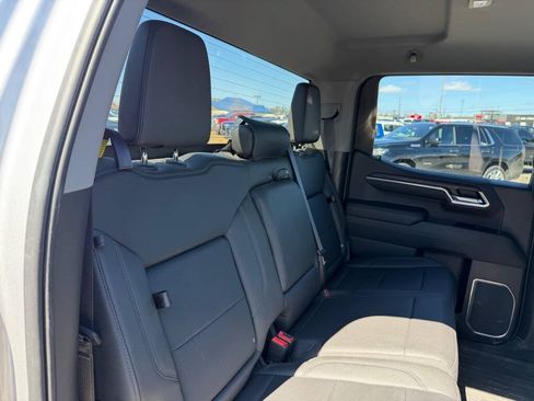 Used 2022 GMC Sierra 1500 SLT w/ SLT Convenience Package AWD/4WD image 30