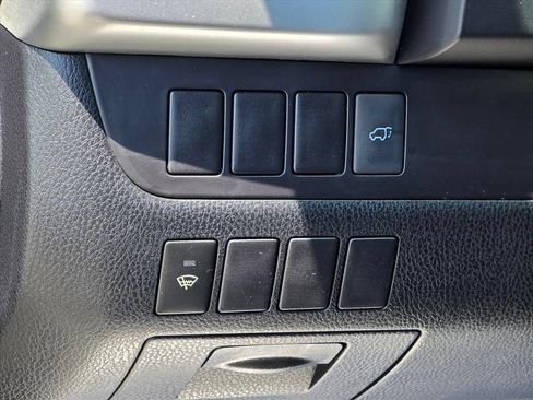 Used 2016 Toyota Highlander XLE AWD/4WD image 9
