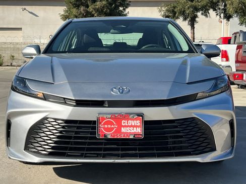 Used 2025 Toyota Camry LE image 11