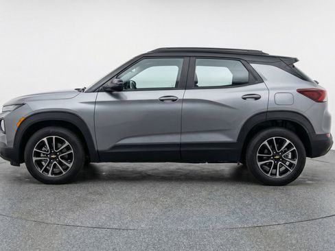 Used 2025 Chevrolet TrailBlazer LT FWD image 5