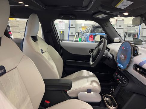 Certified 2025 MINI Cooper S image 30