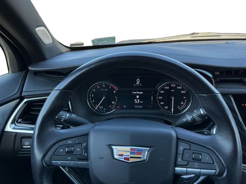 Used 2025 Cadillac XT6 Premium Luxury FWD image 12
