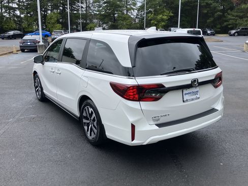 Certified 2026 Honda Odyssey EX-L image 8