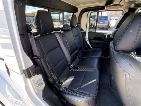 Certified 2023 Jeep Gladiator Overland image 36