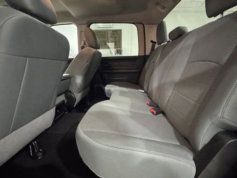 Used 2018 RAM 2500 Tradesman w/ Chrome Appearance Group image 10