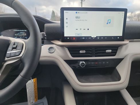 New 2026 Ford Explorer Active w/ Active Comfort Package image 18