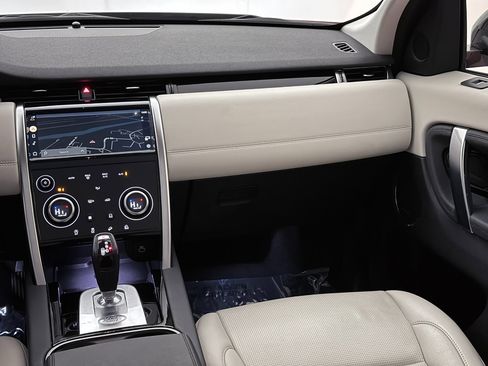 Used 2022 Land Rover Discovery Sport SE image 28