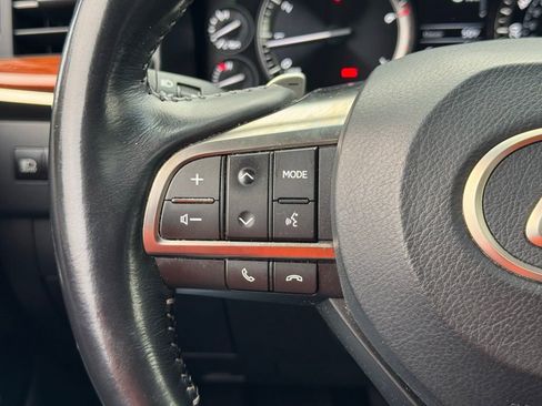 Used 2019 Lexus LX 570 4WD image 32