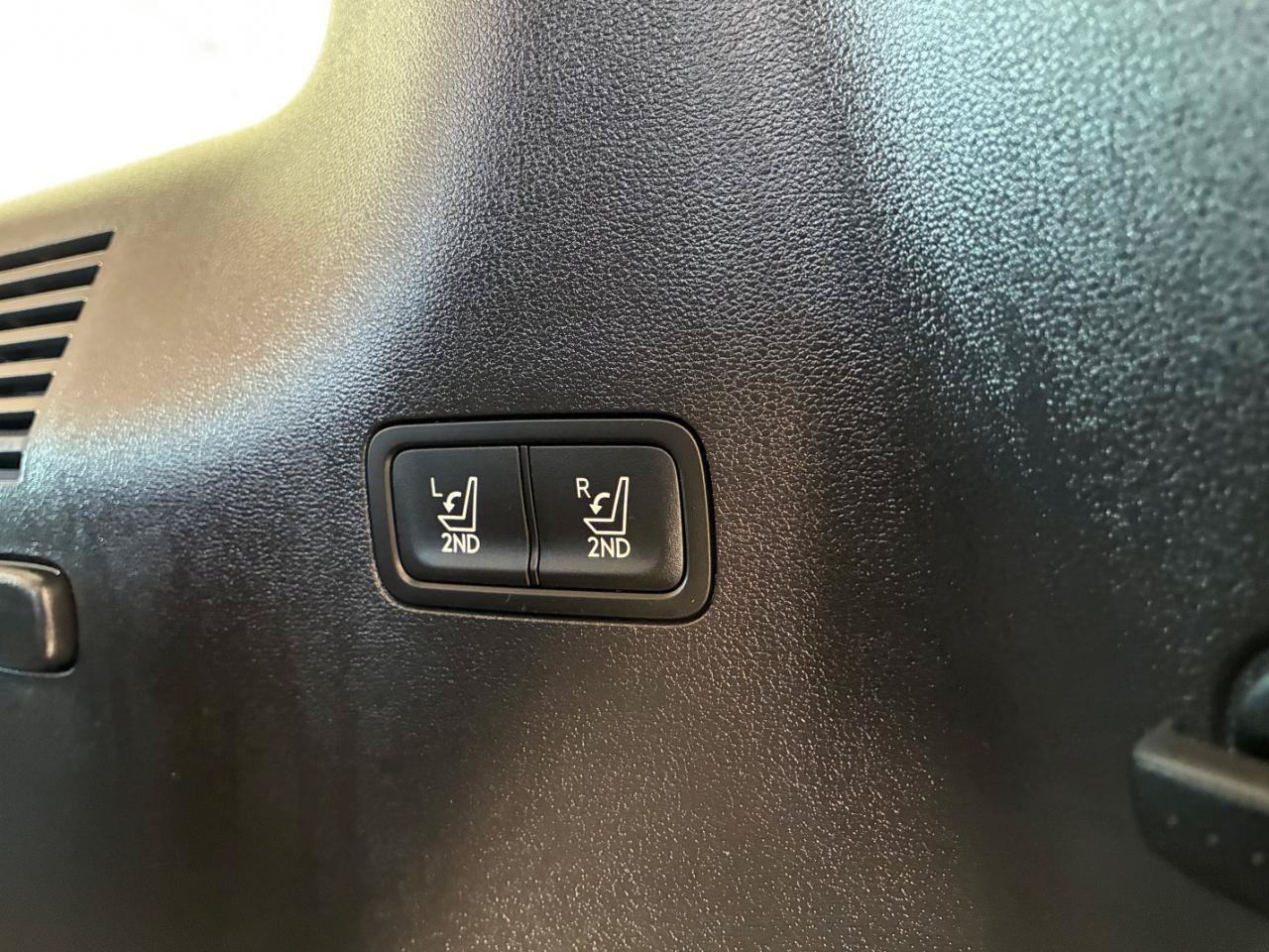 Used 2024 Hyundai Santa Fe Limited FWD image 32
