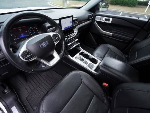 Used 2022 Ford Explorer Limited w/ Equipment Group 301A RWD image 26