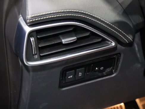 Used 2019 Jaguar F-PACE S image 64