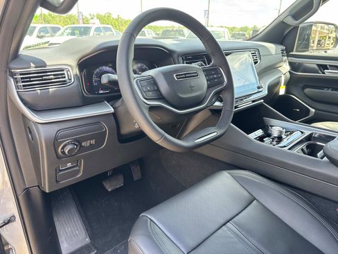 New 2026 Jeep Grand Wagoneer 4WD image 9