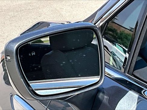 Used 2020 Buick Enclave Premium w/ Sun and Sites Package FWD image 13
