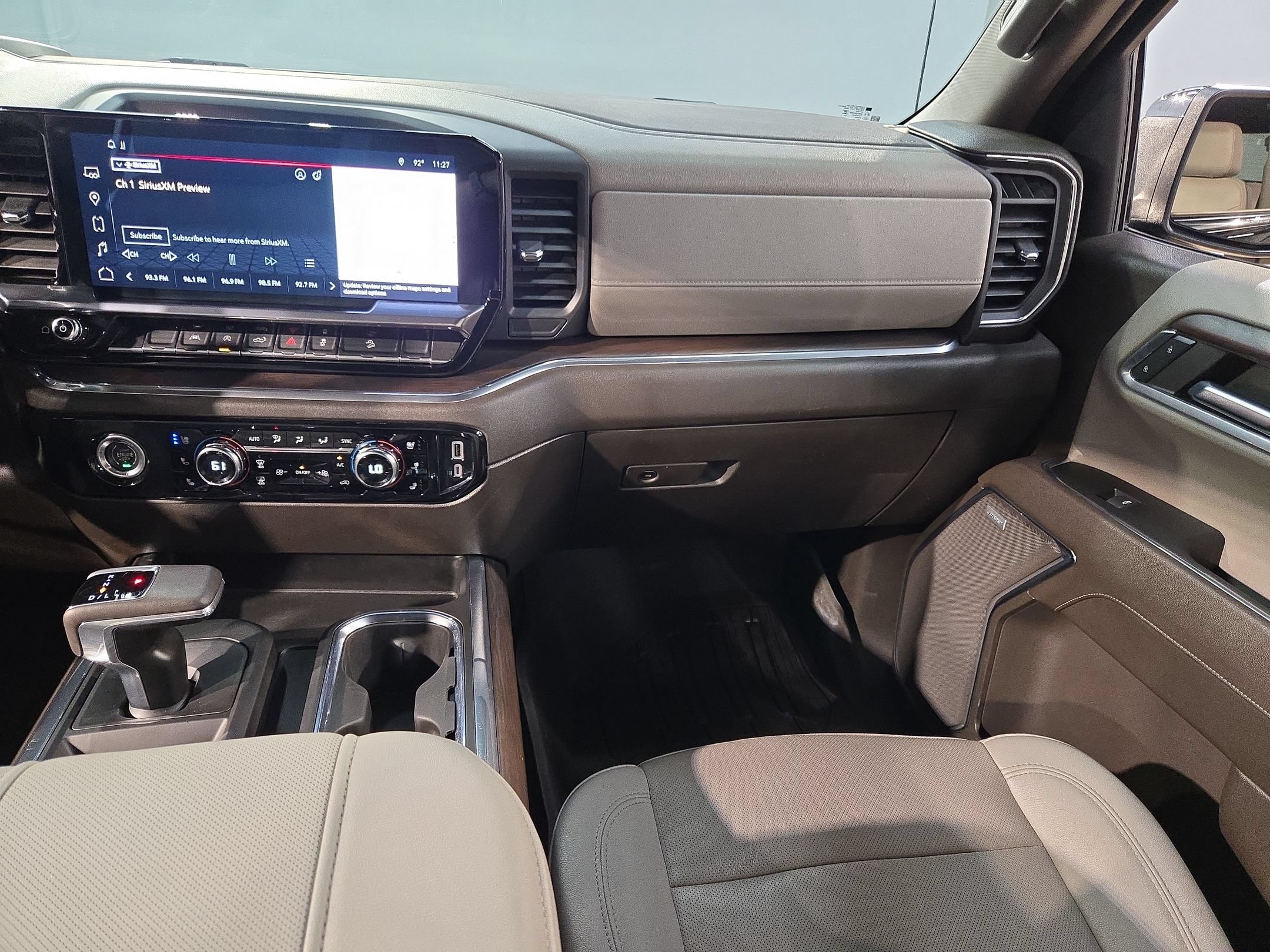 Used 2023 GMC Sierra 1500 SLT w/ SLT Convenience Package AWD/4WD image 11