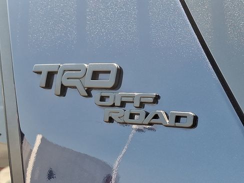 Used 2023 Toyota 4Runner TRD Off-Road Premium w/ Off Road Premium Plus Package AWD/4WD image 32