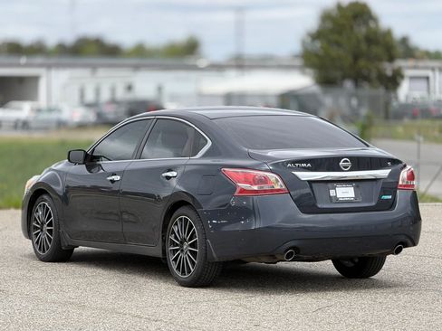 Used 2013 Nissan Altima 2.5 S image 9