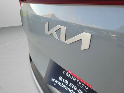 Used 2026 Kia Carnival EX FWD image 31