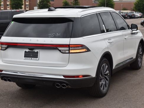 New 2026 Lincoln Aviator AWD image 7