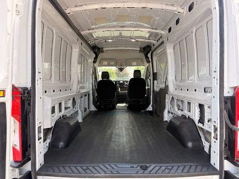 Used 2023 Ford Transit 250 Medium Roof image 24