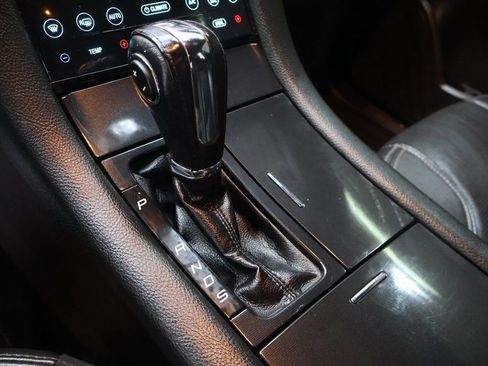 Used 2019 Ford Taurus Limited image 24