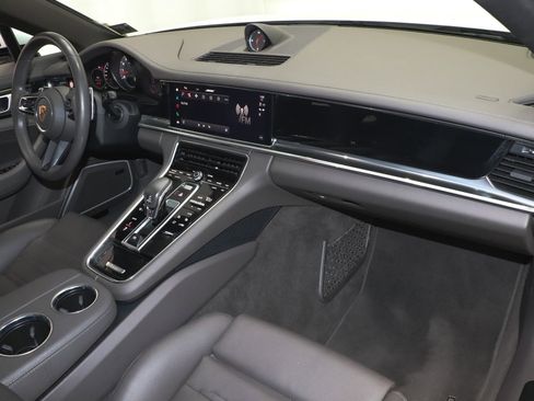Used 2023 Porsche Panamera 4 Platinum Edition image 27