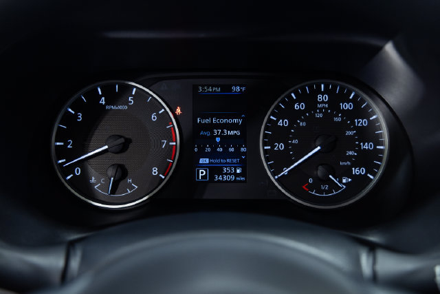Used 2025 Nissan Sentra S FWD image 2