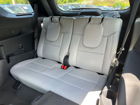 New 2027 Ford Explorer Active w/ Active Comfort Package AWD/4WD image 7