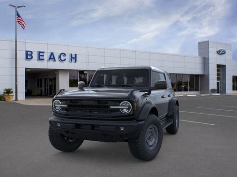 New 2025 Ford Bronco Outer Banks w/ Sasquatch Package AWD/4WD image 2