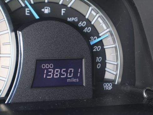 Used 2012 Toyota Camry SE FWD image 9