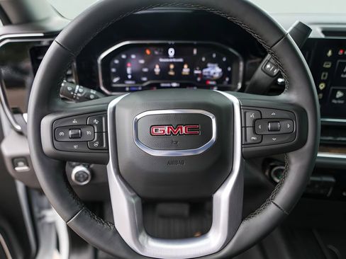 Used 2025 GMC Sierra 1500 Elevation image 15