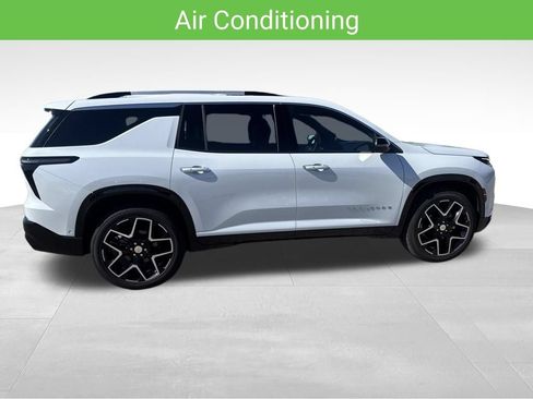 Used 2026 Chevrolet Traverse High Country AWD/4WD image 12