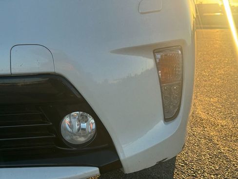 Used 2015 Toyota Prius Five image 15