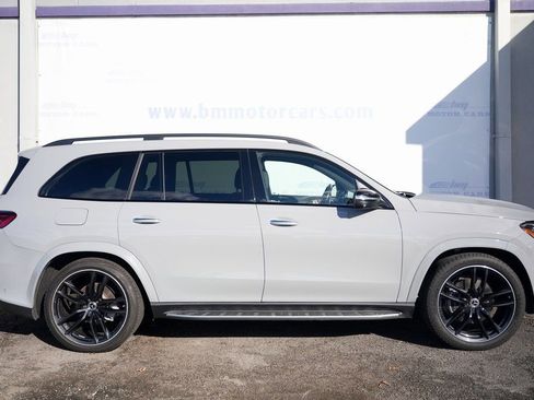 Used 2024 Mercedes-Benz GLS 580 4MATIC image 7