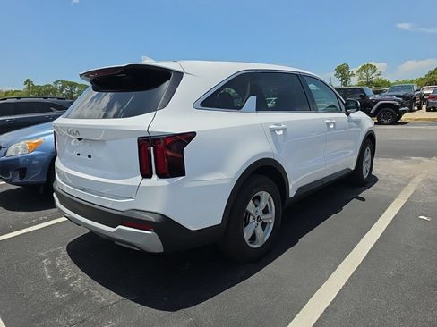 Used 2024 Kia Sorento LX FWD image 15
