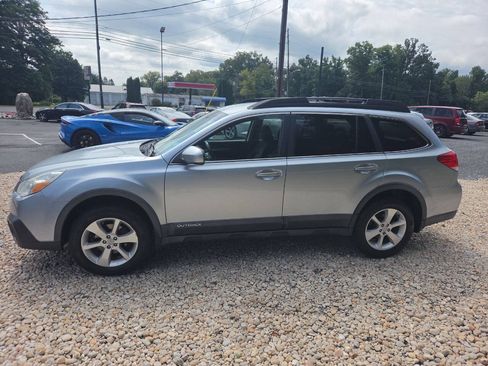 Used 2014 Subaru Outback 2.5i Premium AWD/4WD image 3