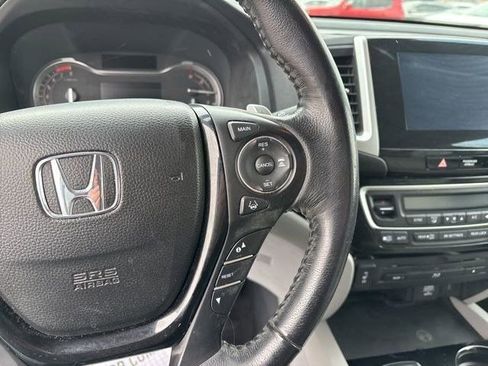 Used 2016 Honda Pilot Touring image 17