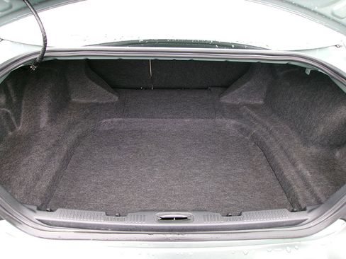 Used 2005 Ford Five Hundred Limited image 12