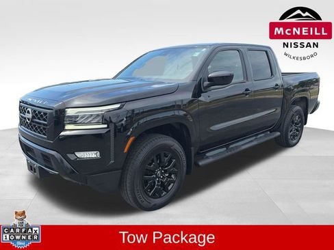 Used 2023 Nissan Frontier SV w/ Midnight Edition Package AWD/4WD image 3