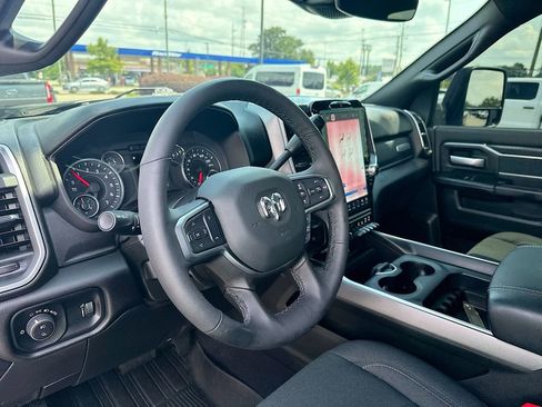 Used 2025 RAM 2500 Big Horn AWD/4WD image 10