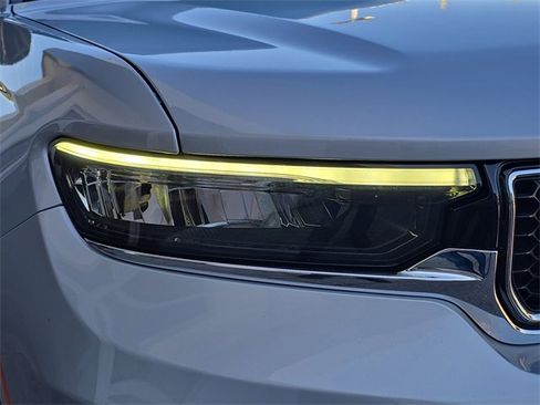 Used 2023 Jeep Grand Cherokee Overland w/ Trailer Tow Prep Group (B) image 10