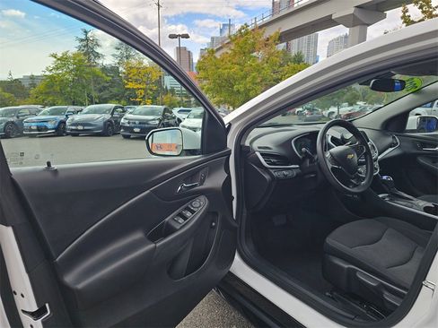 Used 2018 Chevrolet Volt LT image 22