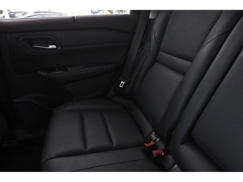 Used 2023 Nissan Rogue SV w/ SV Premium Package FWD image 14