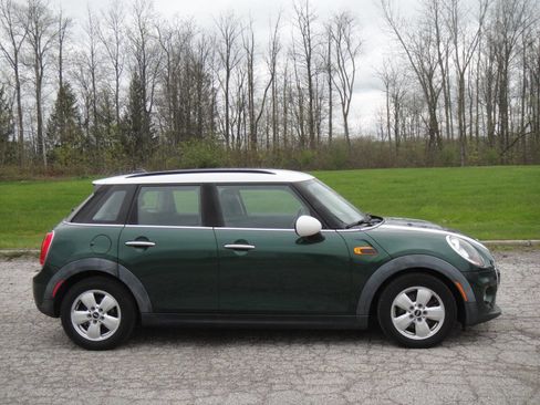 Used 2015 MINI Cooper 4-Door Hardtop FWD image 5