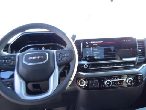 Used 2025 GMC Sierra 1500 Elevation w/ LPO, Elevation Black Package image 21