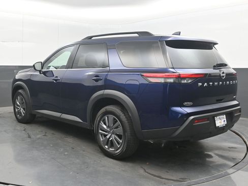 Used 2025 Nissan Pathfinder SV AWD/4WD image 8