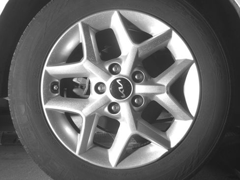 Used 2025 Kia Soul LX w/ LX Technology Package image 15