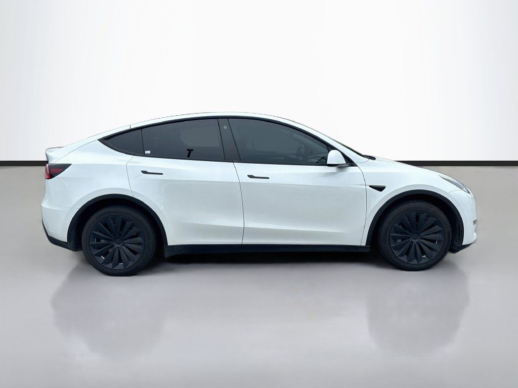 Used 2023 Tesla Model Y Long Range AWD/4WD image 2