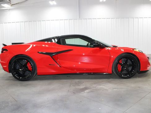 New 2026 Chevrolet Corvette E-Ray w/ Battery Protection Package AWD/4WD image 11