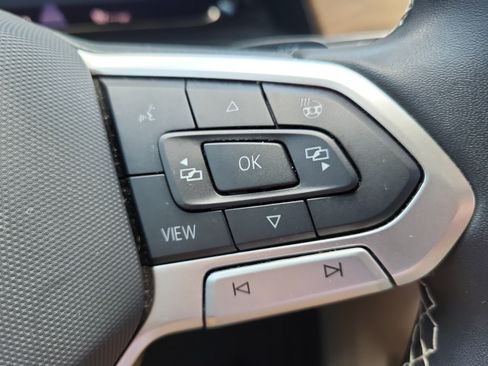 Used 2024 Volkswagen Atlas SE FWD image 30